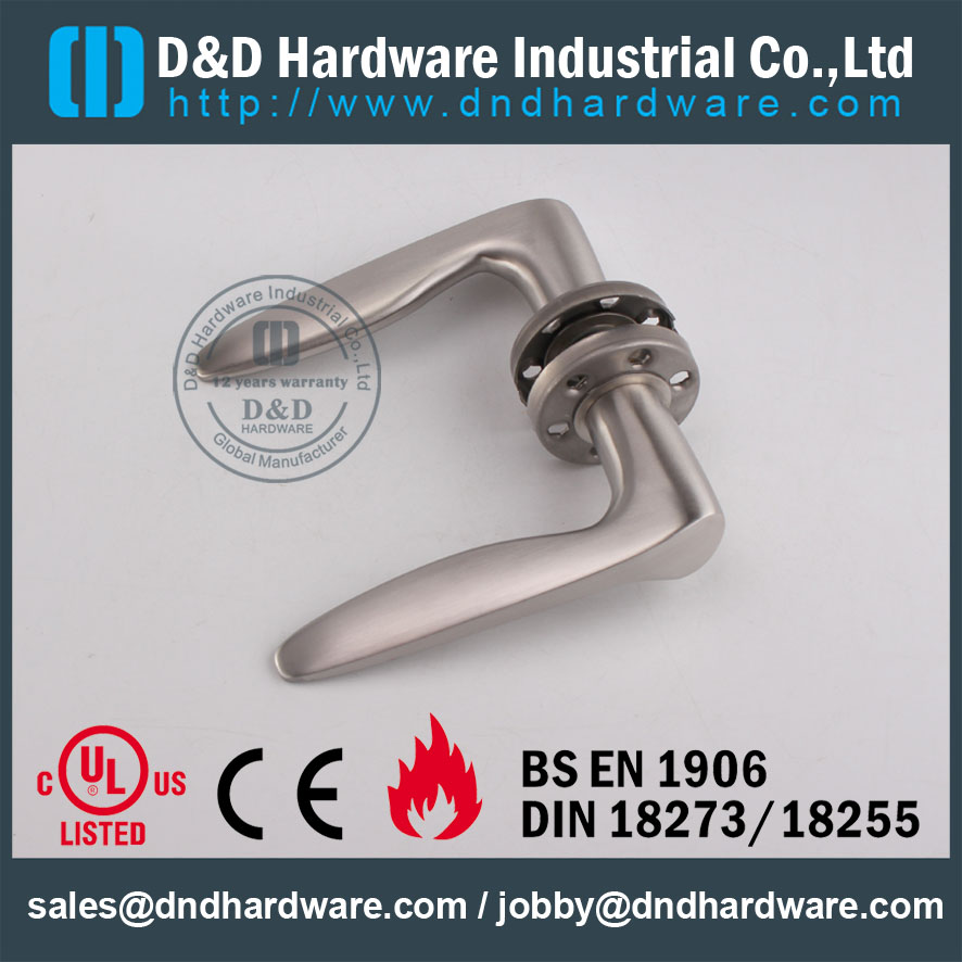 D & D Hardware-Grade 304 Poignée de porte en acier inoxydable massif DDSH008