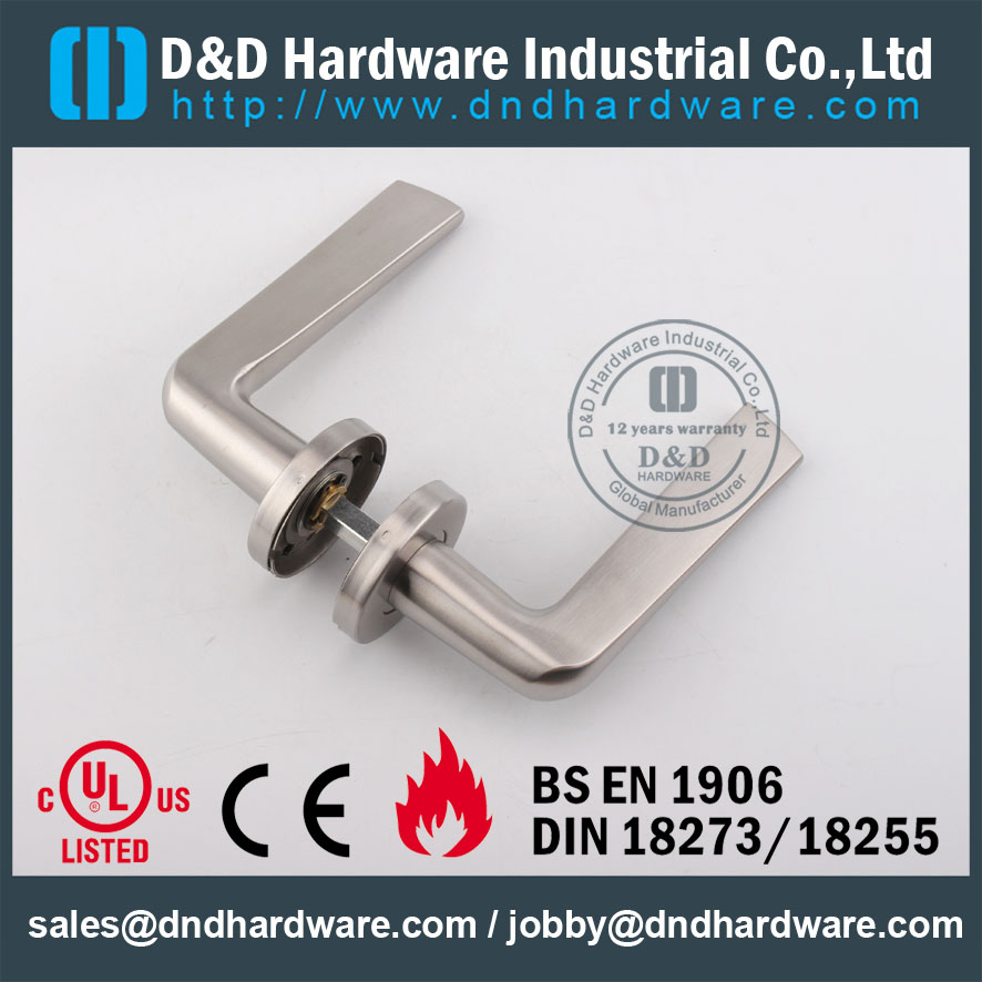 D & amp Hardware - Hardware Hardware SSS Poignée de porte pleine DDSH022