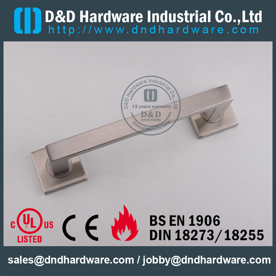 D & D Hardware-Square Poignée à tirer pour porte en acier inoxydable DDPH019