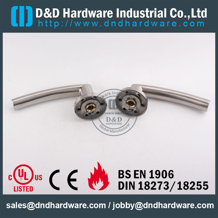 D & amp Hardware-CE Standard Poignée de levier de tubulure DDTH025