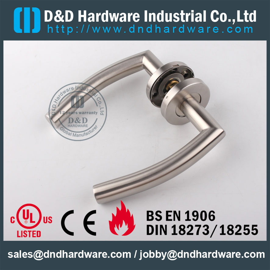 Poignée de tuyauterie D & D Hardware-Door pour porte en bois DDTH011