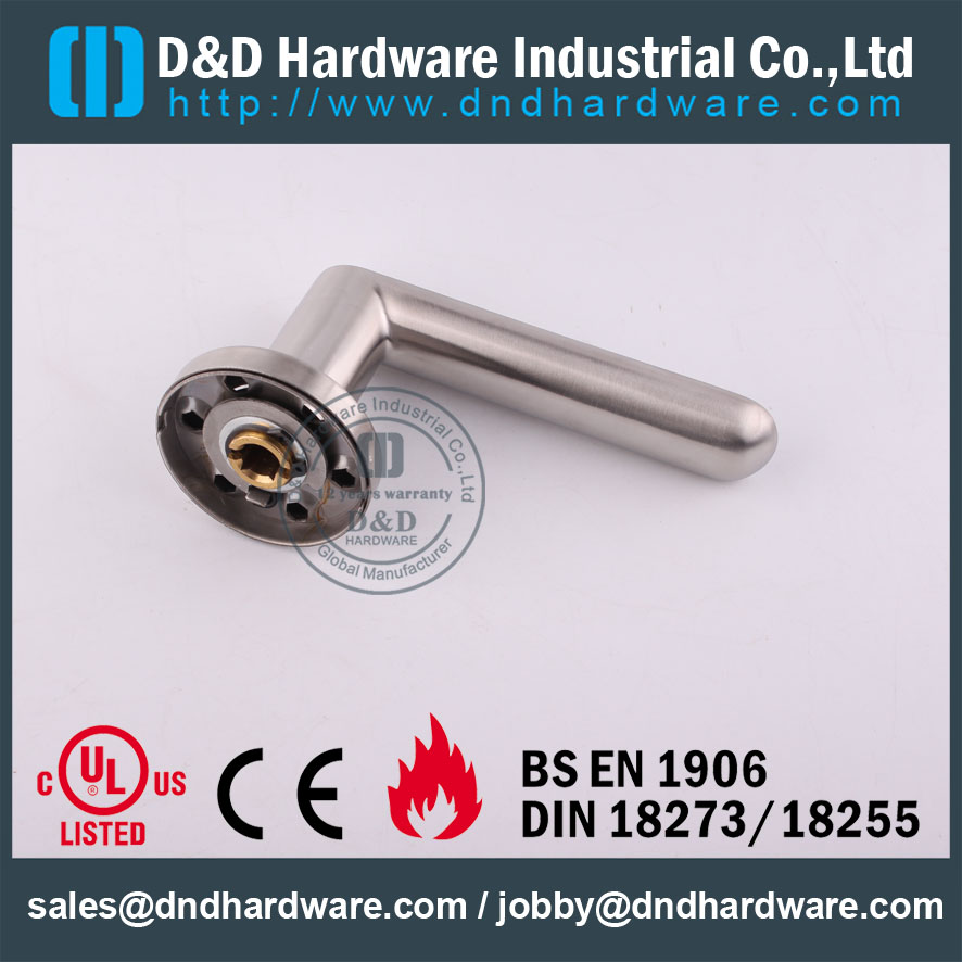 D & D Hardware-Modern Interior SS304 Poignée à levier pleine DDSH009