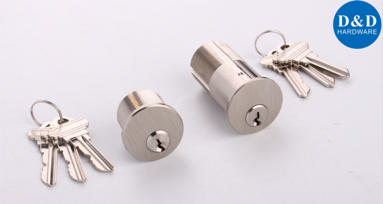 Carrass en laiton massif Simple Cylindre-D & D Hardware