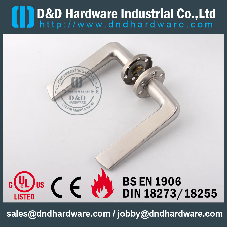 Poignée à levier en acier inoxydable DDTH034 de D & amp Hardware