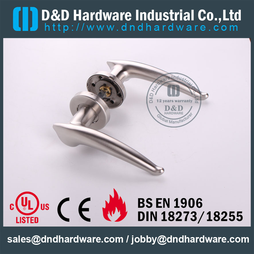 Quincaillerie D & amp-D-Poignée de porte en acier inoxydable 304 DDSH035