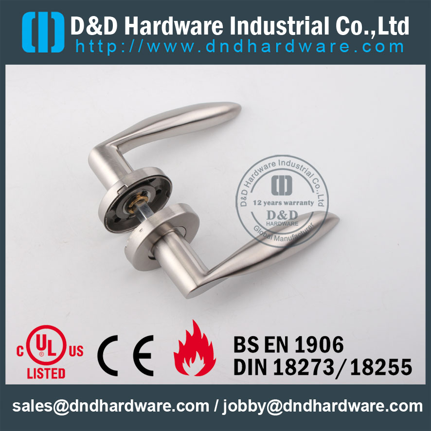 D & D Hardware-Grade 304 Europe Poignée à levier pleine DDSH026