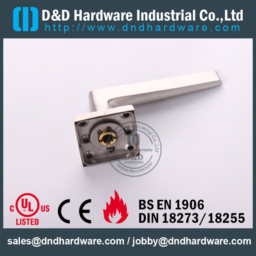 D & amp Hardware-SSS Porte en bois Poignée massive DDSH044