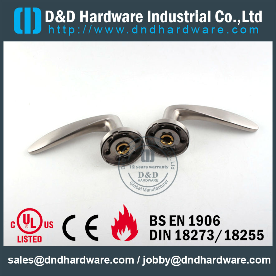 D & D Hardware-Quincaillerie pour portes Poignée pleine DDSH001