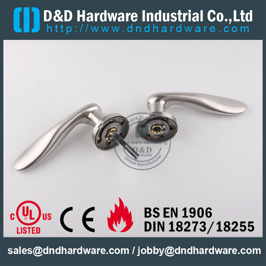 D & amp Hardware - Poignée de porte en acier inoxydable DDSH025