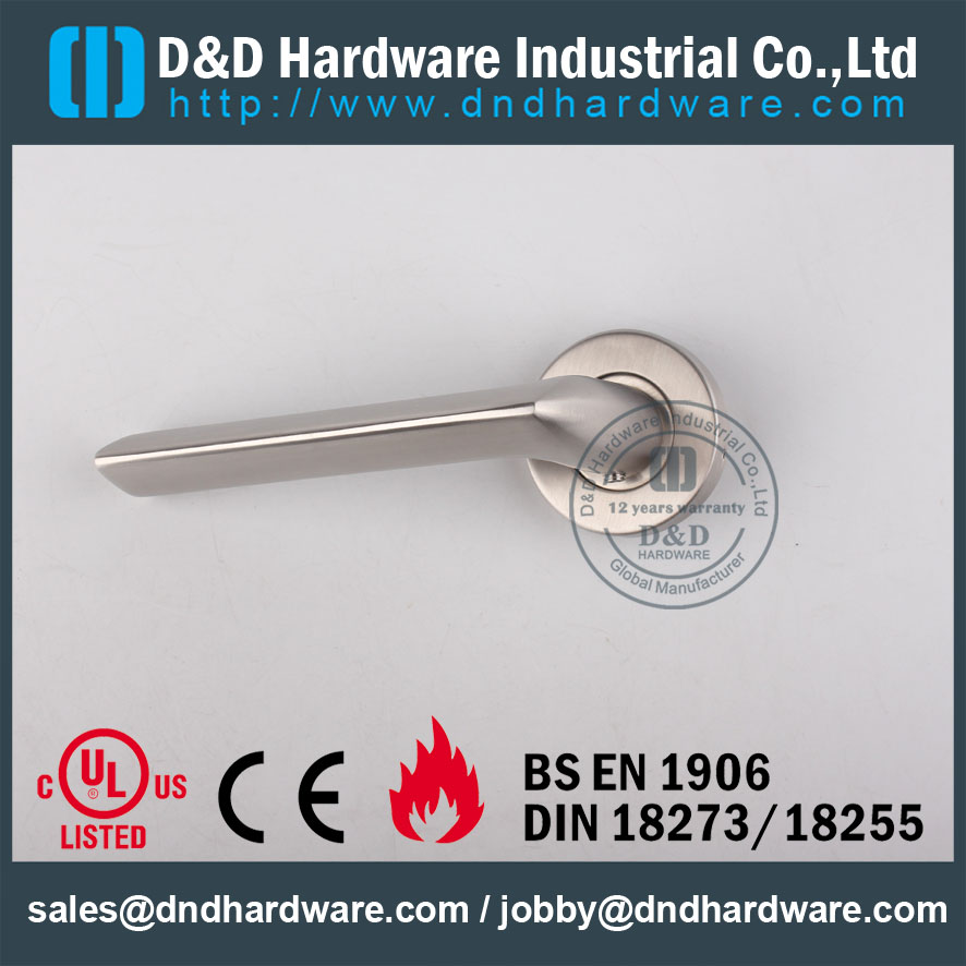D & D Hardware-Grade 304 Poignée de porte en acier inoxydable DDSH016