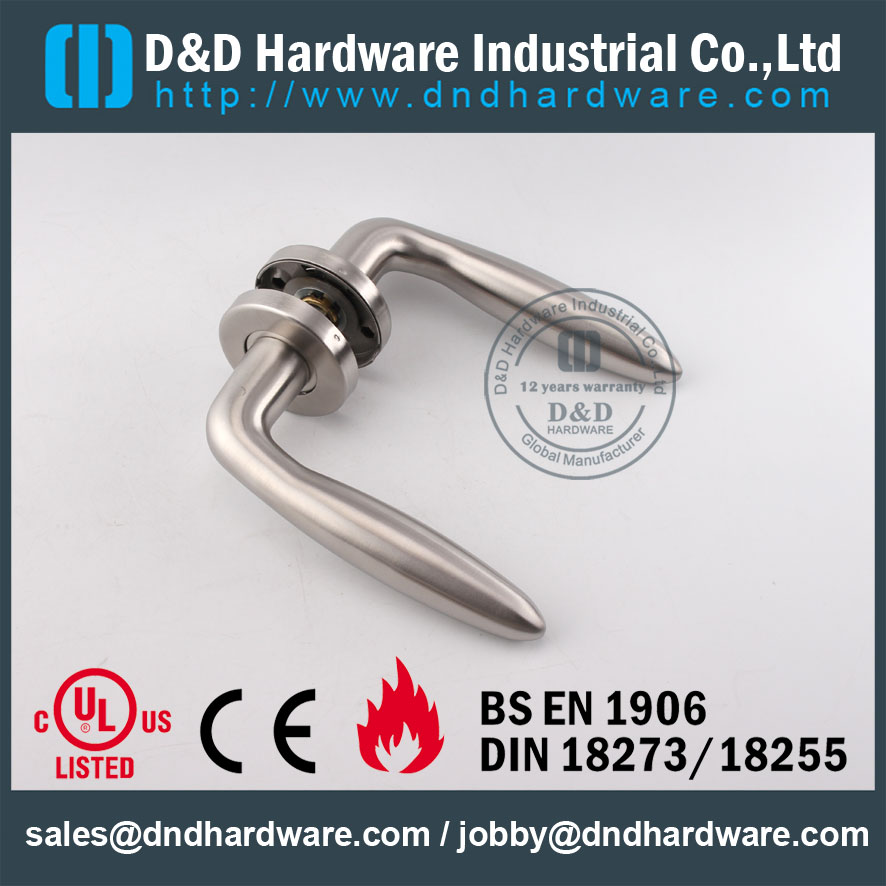 D & D Hardware-Europe Cast SS304 Poignée à levier pleine DDSH024