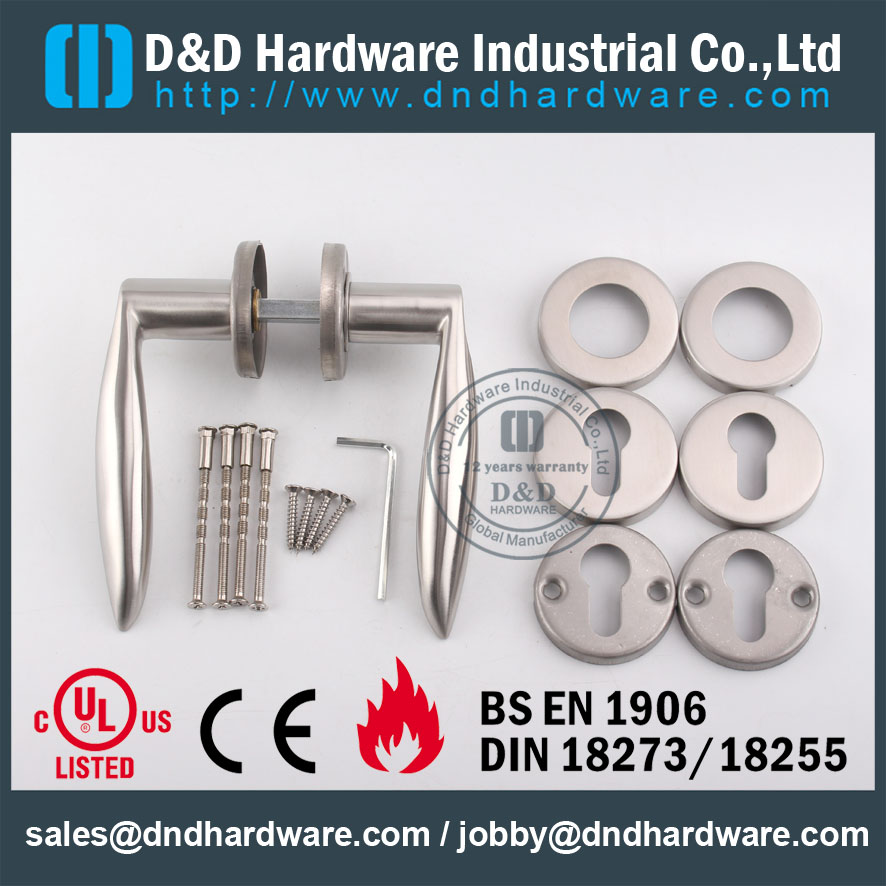 D & amp Hardware-Europe Ferrure de porte Poignée à levier plein DDSH026