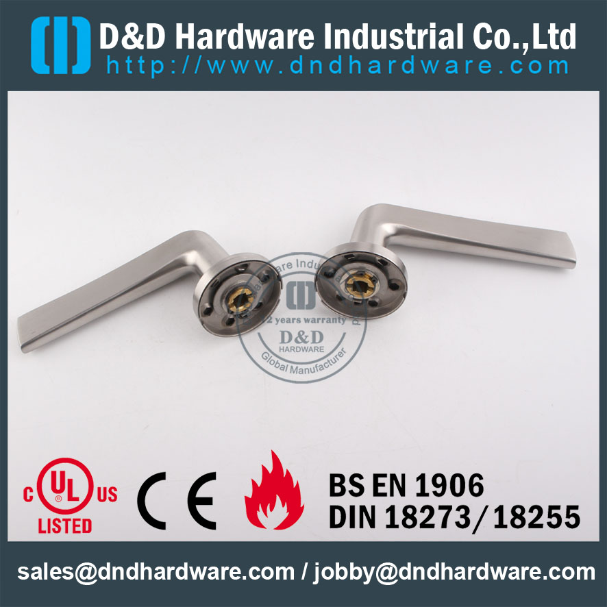 D & amp Hardware-CE Poignée de porte pleine standard DDSH022