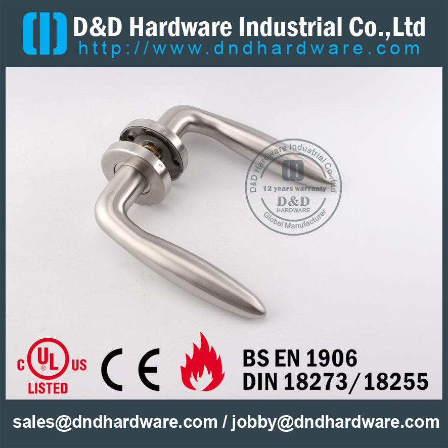 D & amp Hardware - EN1906 Poignée de porte en acier inoxydable DDTH036