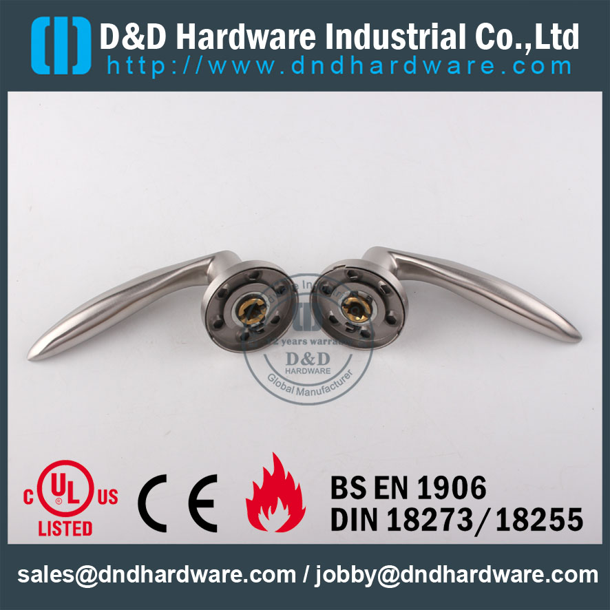 D & D Hardware-Construction Door Poignée à levier plein DDSH026