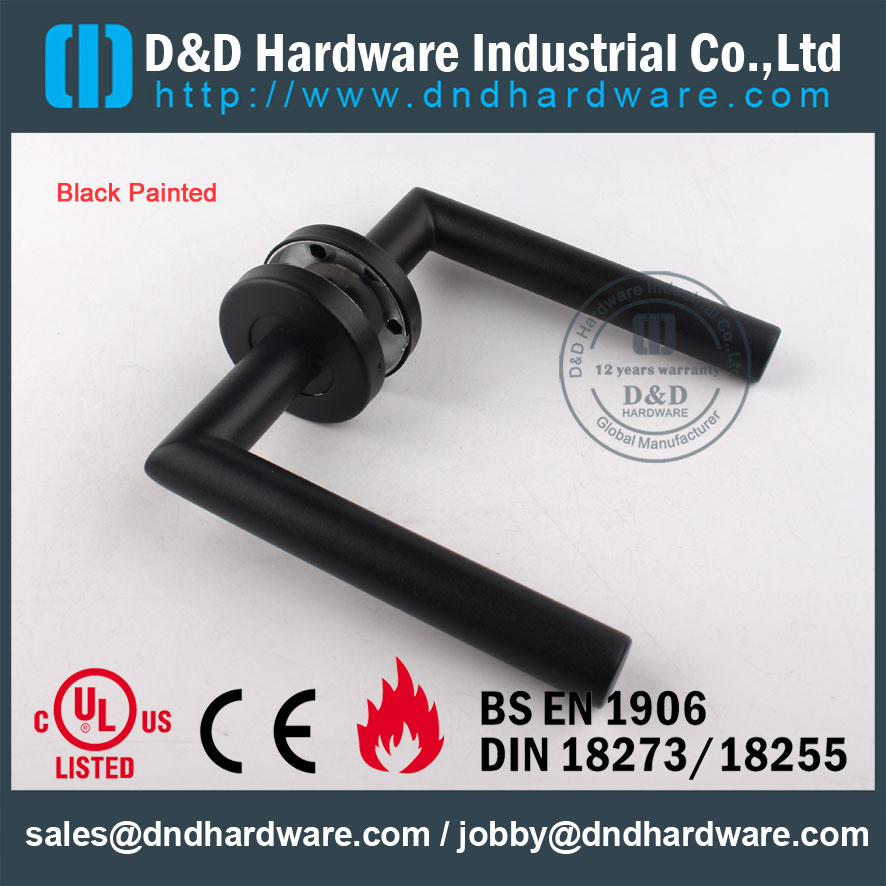 D & D Hardware-Tube de porte peint en noir DDTH003