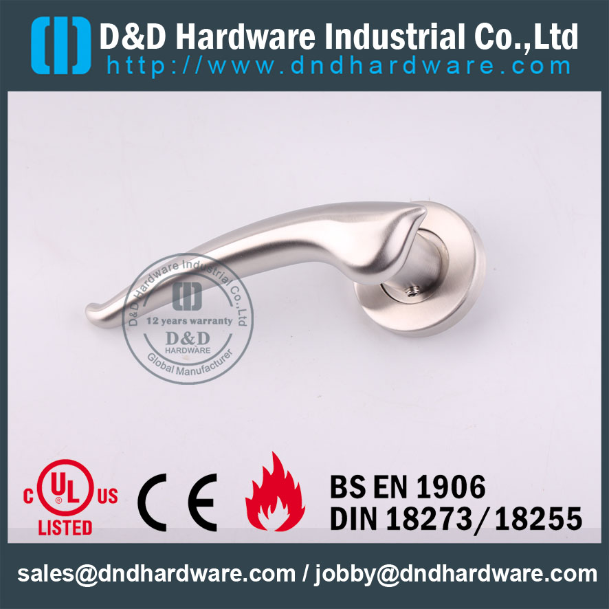 D & D Hardware-Grade 304 Poignée de porte pleine avec certificat CE DDSH035
