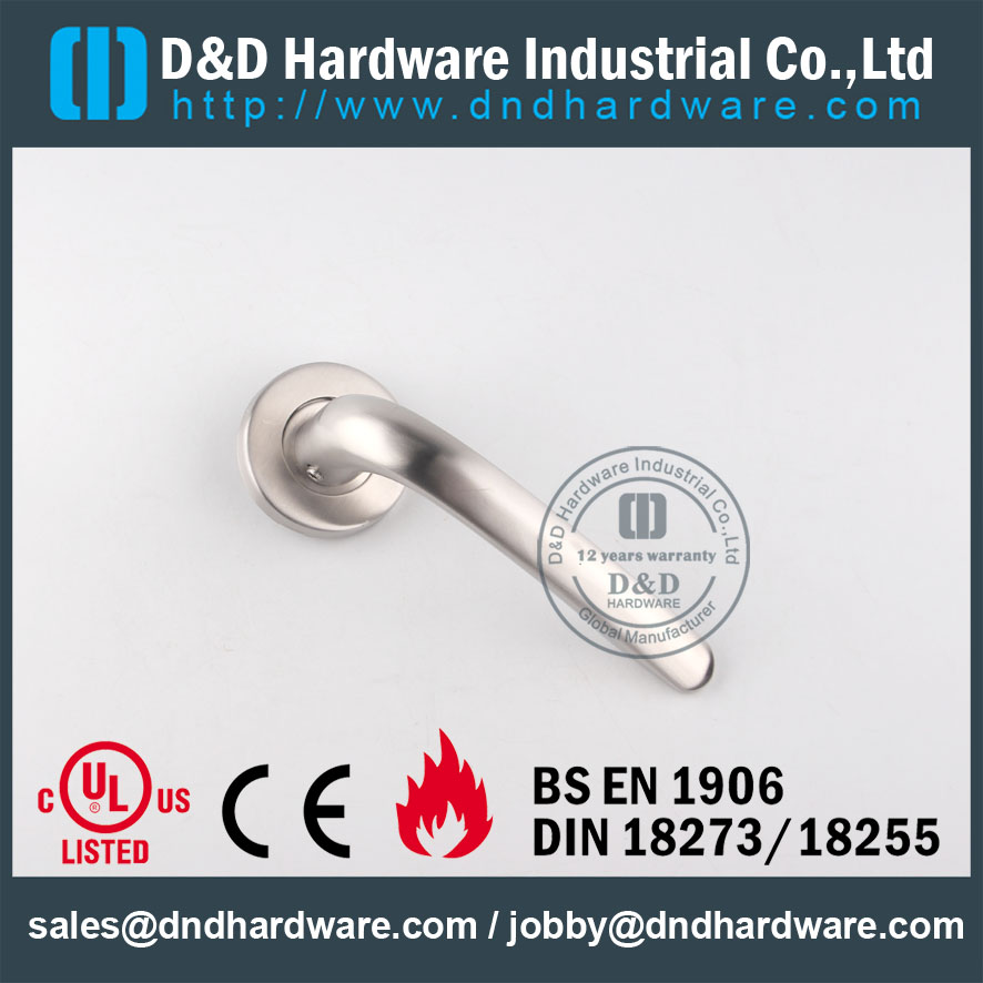 D & D Hardware-CE standard SS Poignée de porte DDTH037