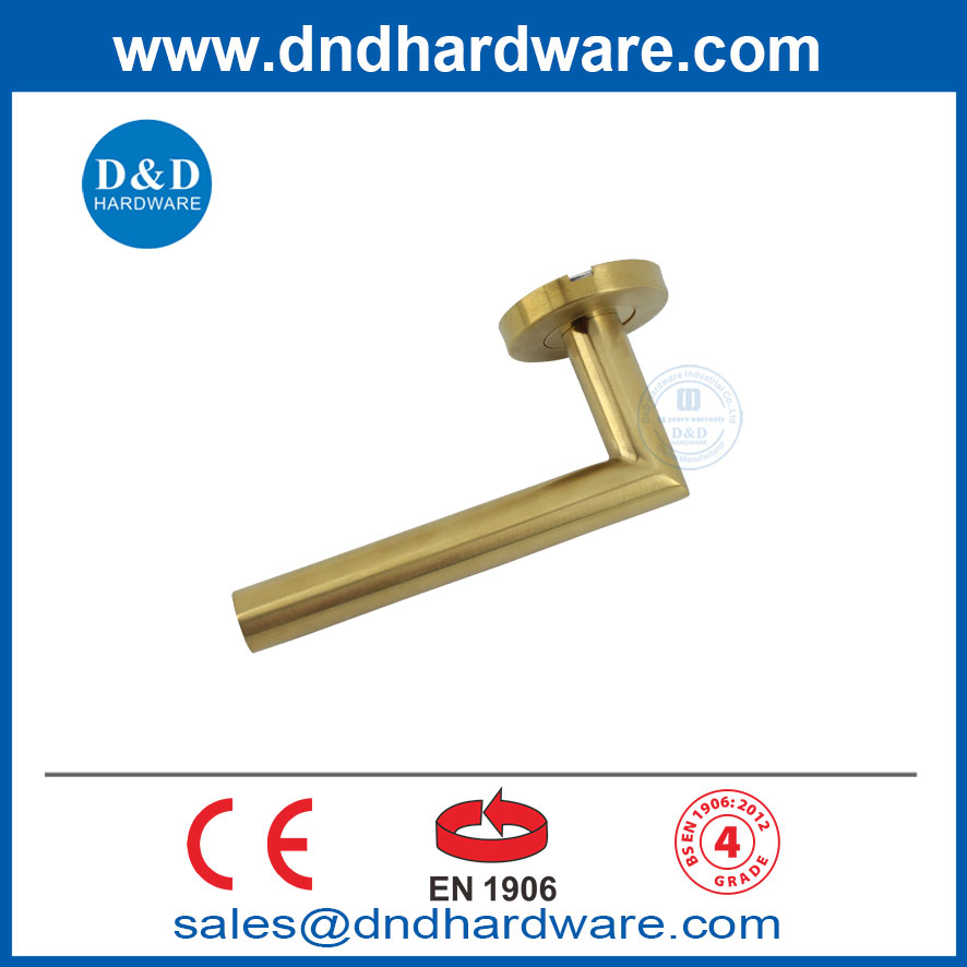 EN1906 Satin Brass Simple Design OEM SS304 Handle de porte du levier intérieur-DDTH003