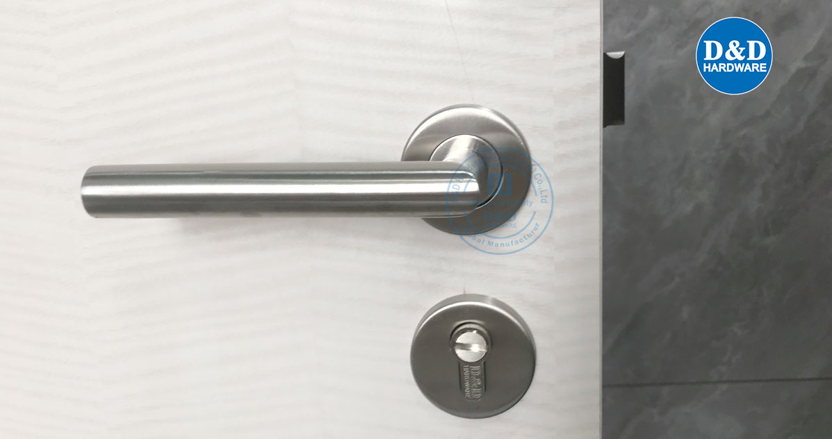 Poignée de porte CE