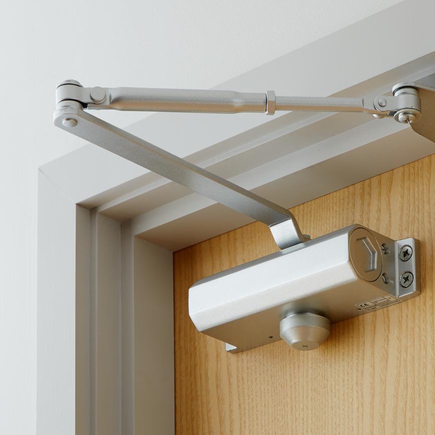 parallèle porte de bras plus près