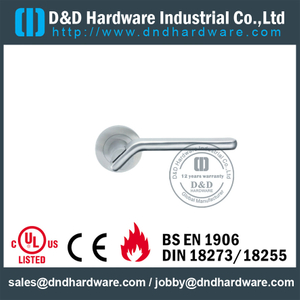 Grade 304 Handle de levier de coulée solide anti-agitation pour les portes en acier d'entrée -DDSH040